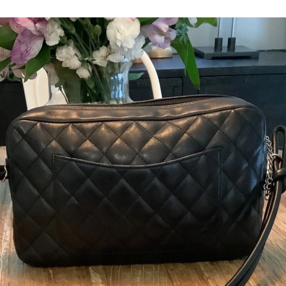CHANEL Black Quilted Lambskin Shoulder Bag with White CC Charm - Picture 6 of 6